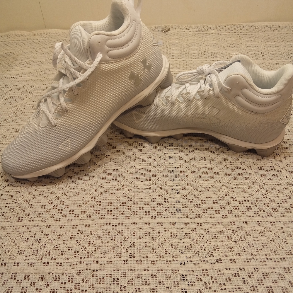 Nice NWOB Under Armour Spotlight Fran RM 2.0 Football Cleats NEW Mens Size 11.5